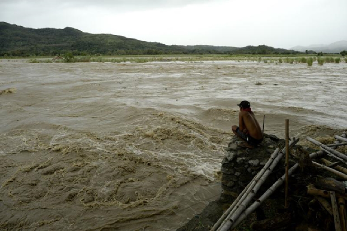 Death toll at 16 as Koppu continues to cause heavy rain (Updated Tues.)