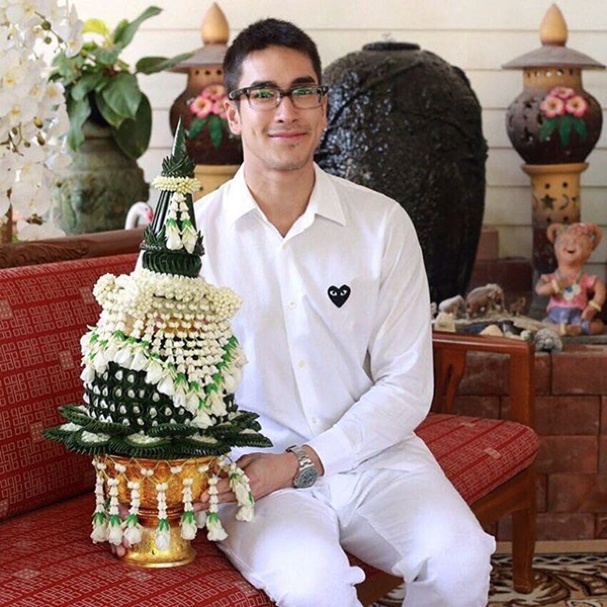 ภาพประทับใจ! ณเดชน์ ขอขมาลาบวชต่อญาติผู้ใหญ่