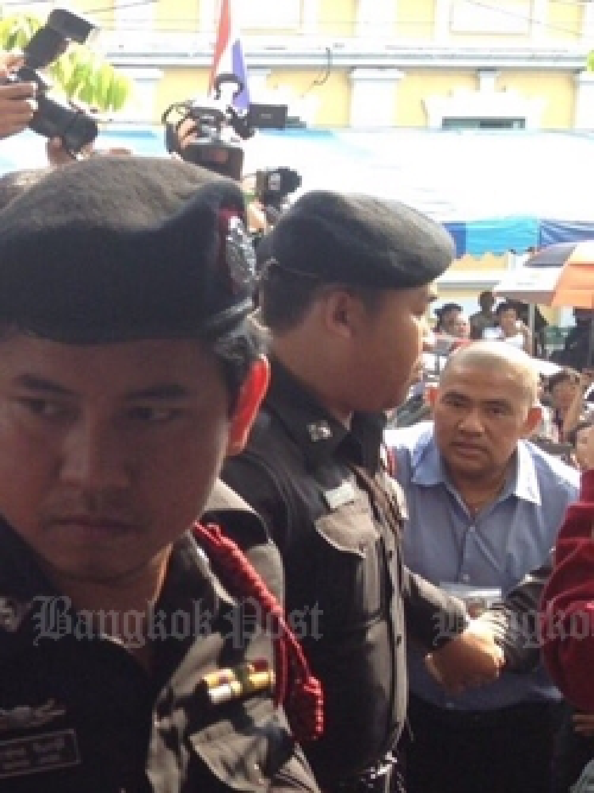 3 detained on lese majeste charges (Updated Thursday)