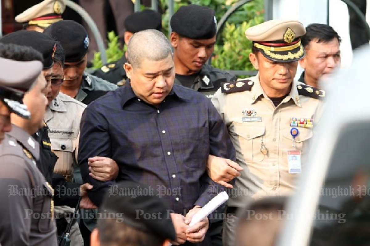3 detained on lese majeste charges (Updated Thursday)