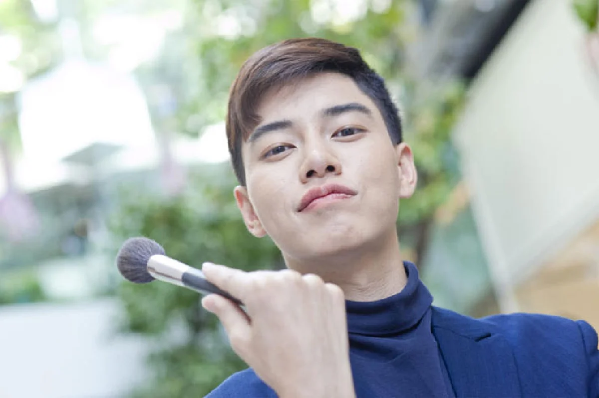 ฉัตรชัย เพียงอภิชาติ ช่างผมเงินร้อยสู่เมกอัพเงินล้าน