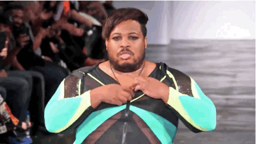 เมื่อนายแบบพุงพลุ้ยโชว์สเต็ปเทพถล่มแคทวอล์ค (ชมคลิป)