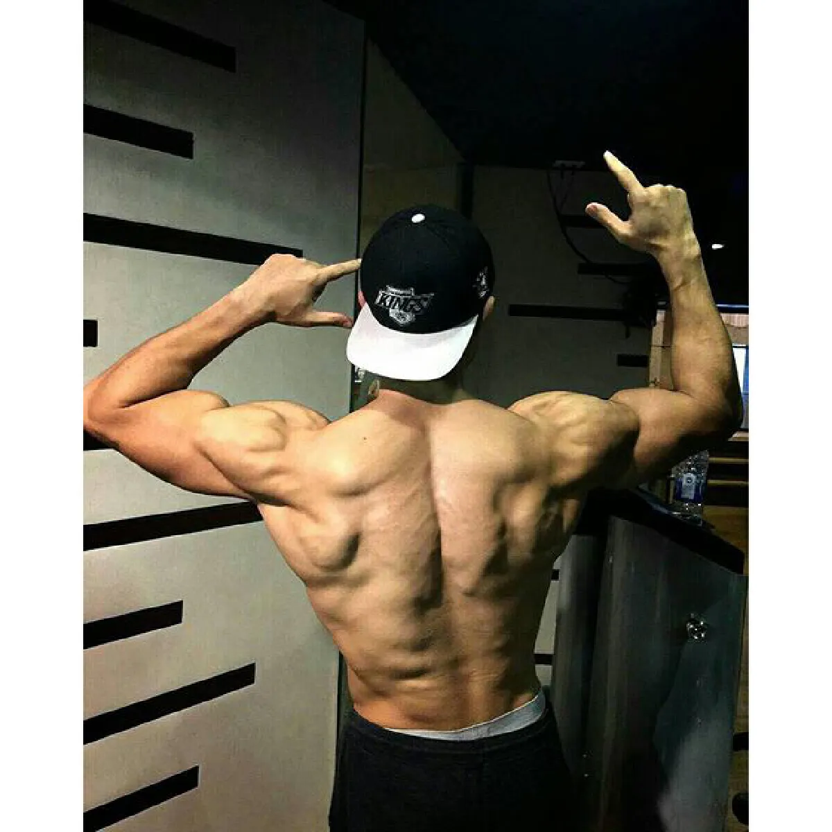 ซิคแพกแน่น! โอม อัชชา อวดหุ่นใหม่กล้ามเป็นมัดๆ