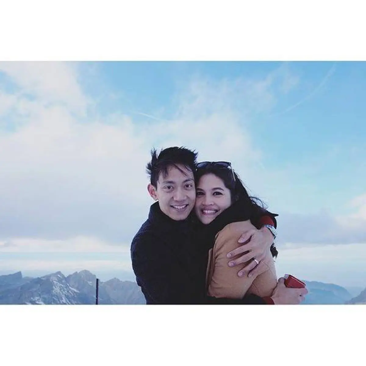 แตงโม พงษ์พิสุทธิ์ คุกเข่าขอแฟนสาวแต่งงานกลางหิมะ!