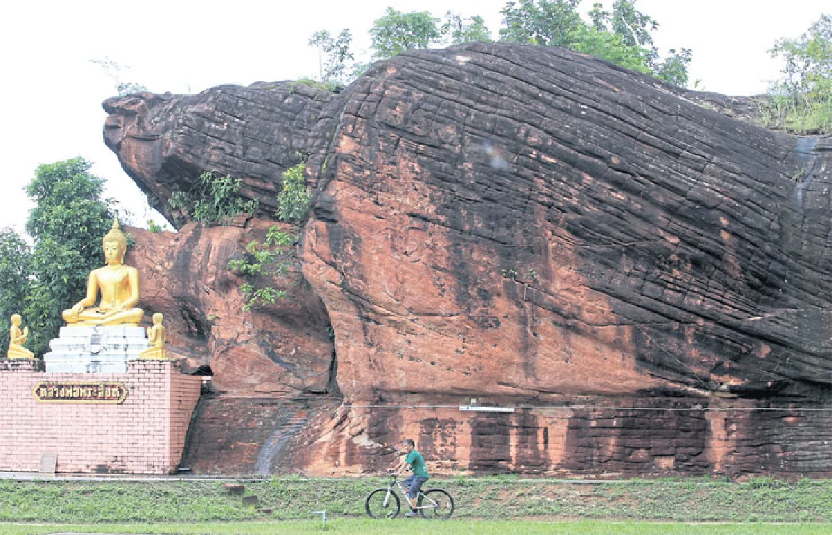 ขี่วาฬ จับรถไฟ หาหัวใจภูสิงห์