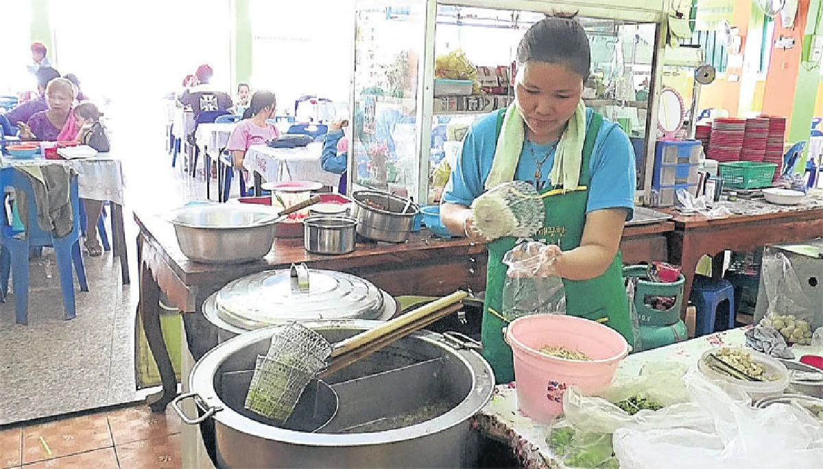 ก๋วยเตี๋ยว 10 บาท ขวัญใจคนมีรายได้น้อย