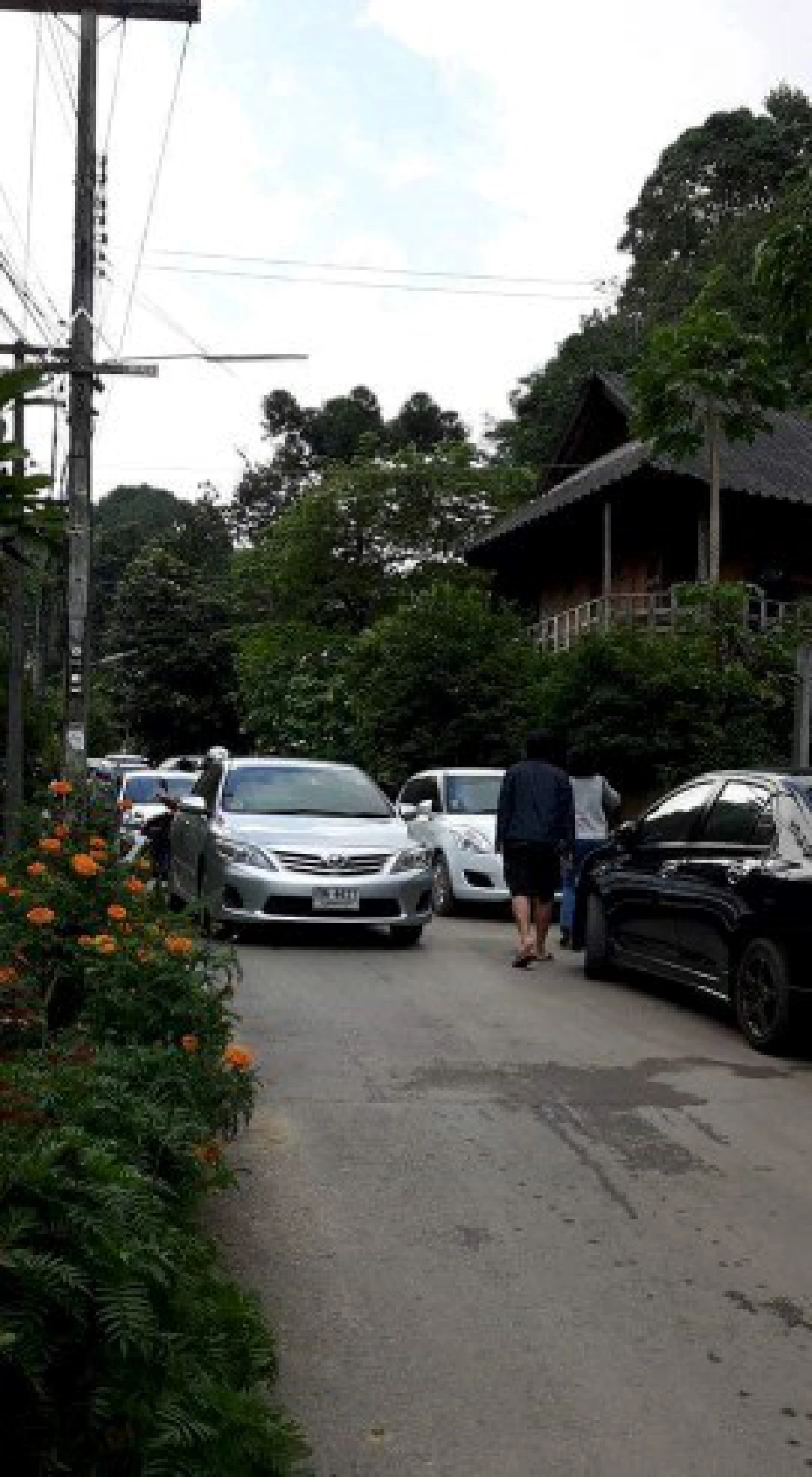 รถติด...วิกฤตท้าทายที่ "หมู่บ้านแม่กำปอง"