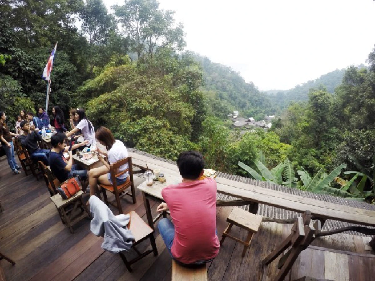 รถติด...วิกฤตท้าทายที่ "หมู่บ้านแม่กำปอง"