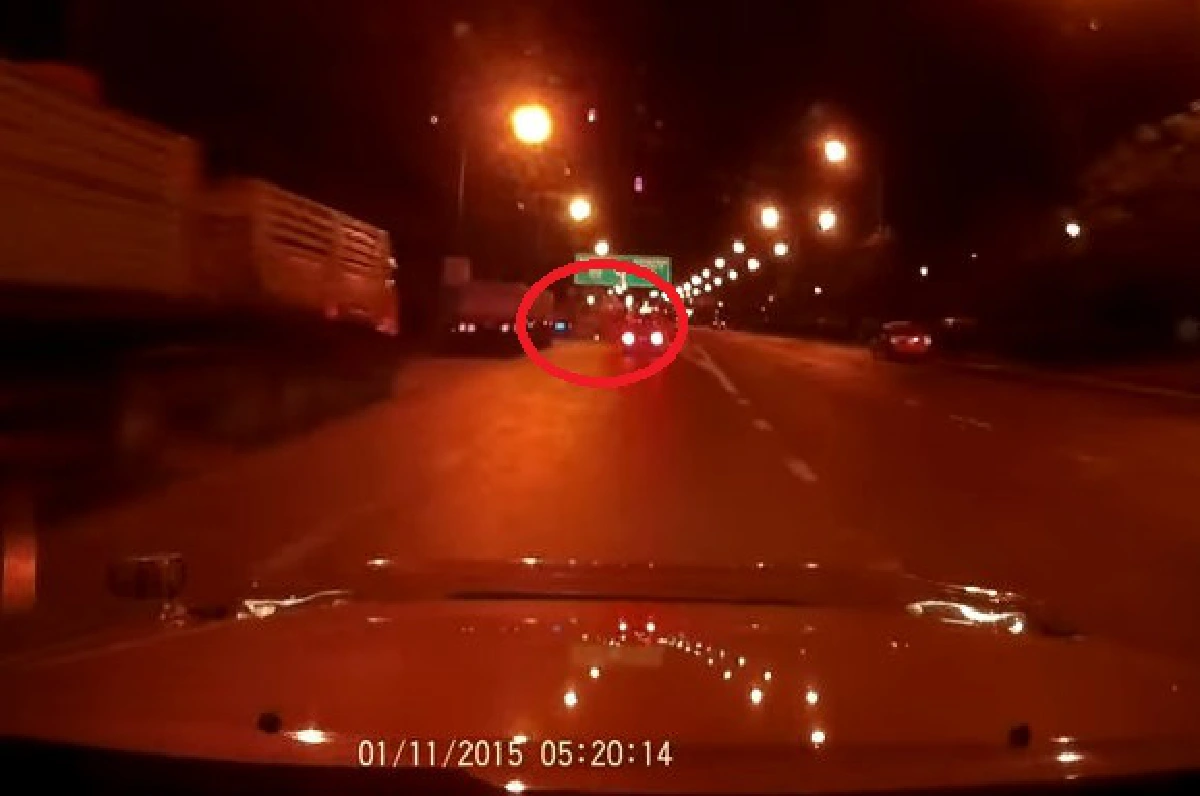 เผยคลิปอุทาหรณ์เก๋งเปลี่ยนเลนกระชั้นชิดก่อนเสียหลักชนเละ