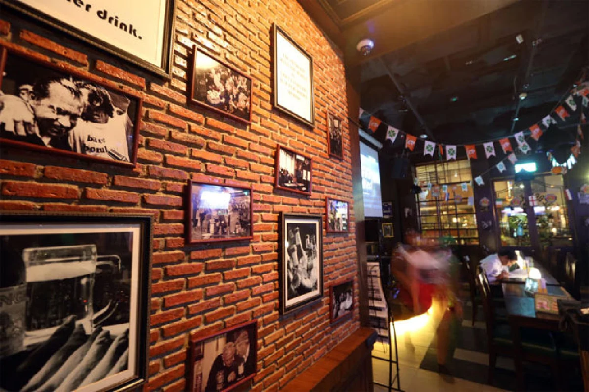 เดอะ ดรันเคน เลพริคอน ชิลๆ สไตล์ ไอริช ผับ