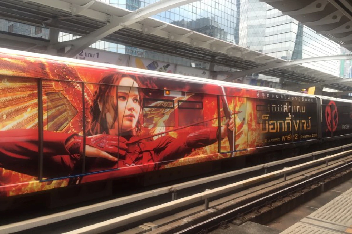 สถานีต่อไป..แคปิตอล! ขบวนรถไฟฟ้าม็อกกิ้งเจย์บุกกรุงเทพ