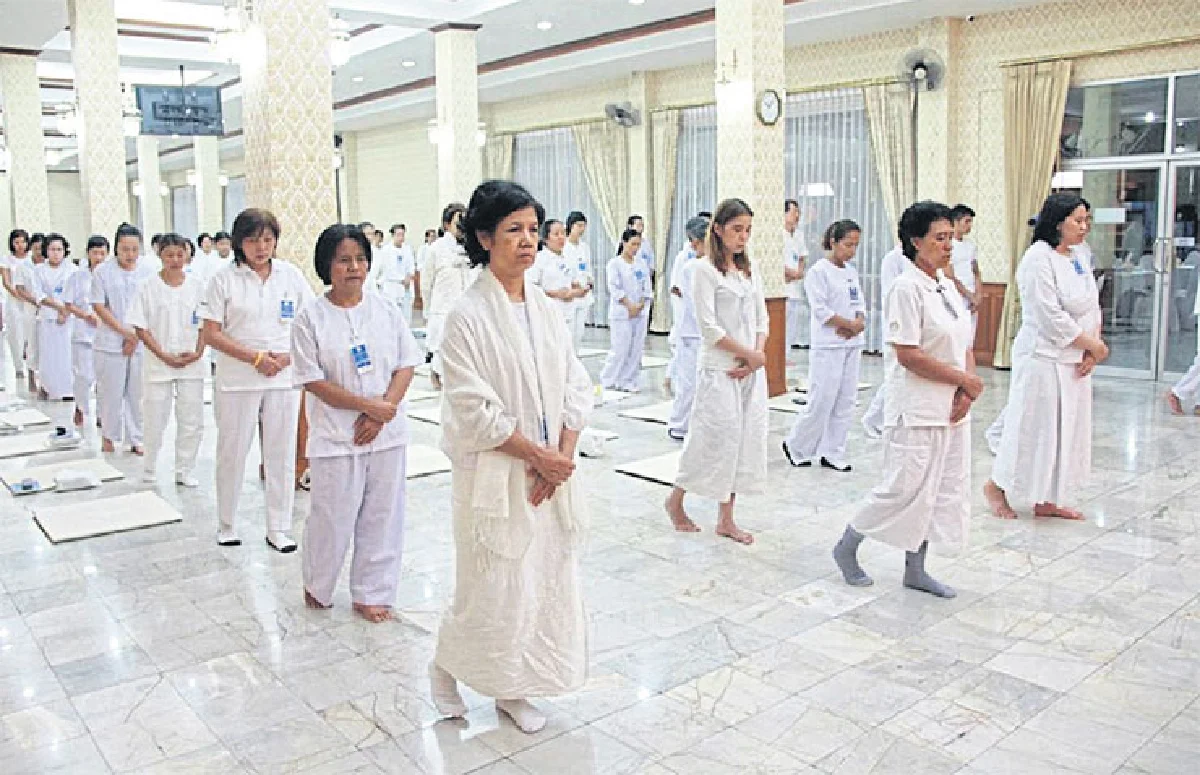 ปฏิบัติธรรม สบายจิต ที่วัดยานนาวา