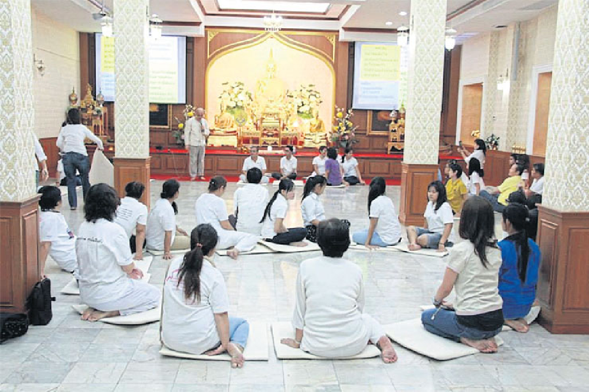 ปฏิบัติธรรม สบายจิต ที่วัดยานนาวา ปฏิบัติธรรม สบายจิต ที่วัดยานนาวา