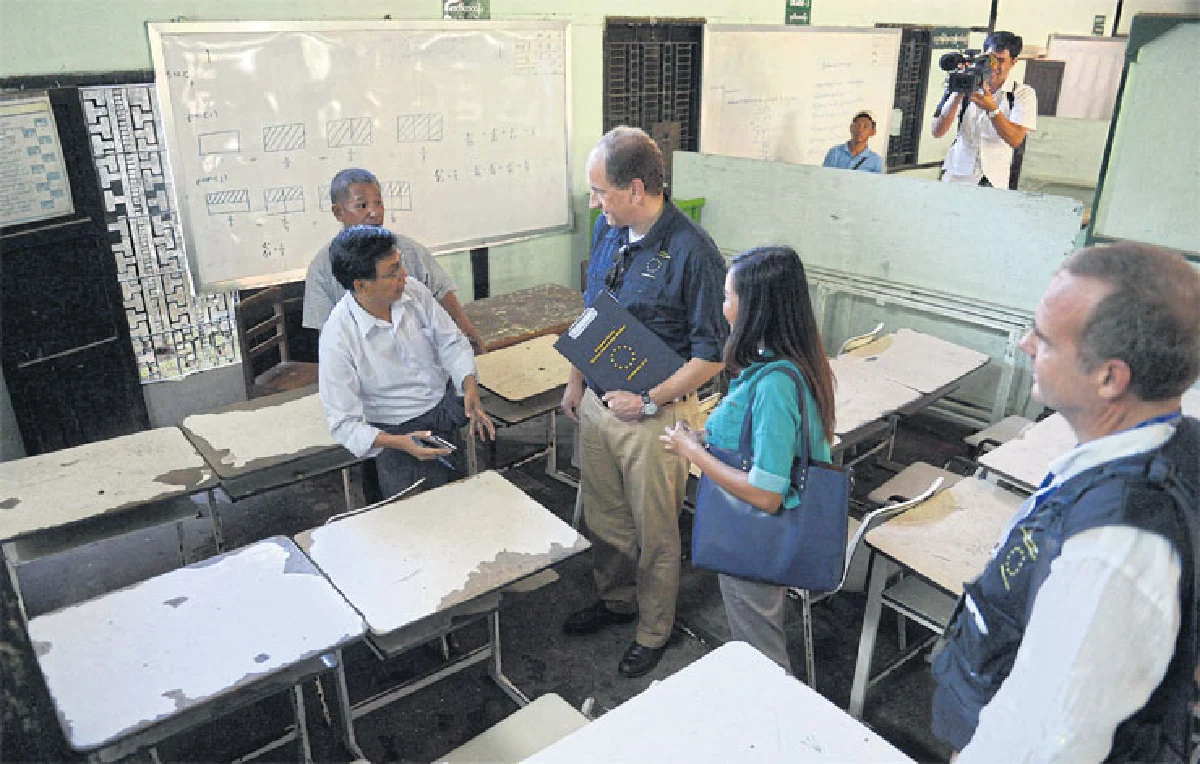สู่ประชาธิปไตย