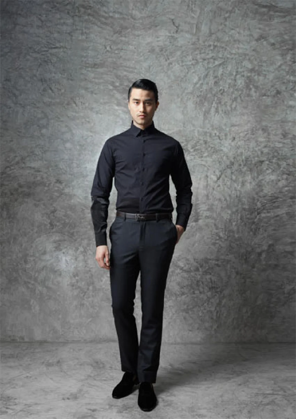 หล่อเนี้ยบมีสไตล์ด้วยสีดำ