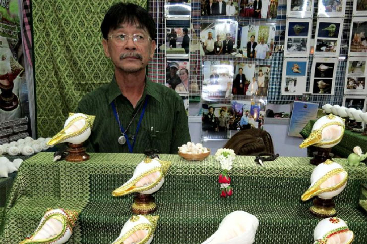 สังข์มงคลหนึ่งเดียวในเมืองไทย ฝีมือช่างชั้นครูเมืองเพชรฯ สังข์มงคลหนึ่งเดียวในเมืองไทย ฝีมือช่างชั้นครูเมืองเพชรฯ