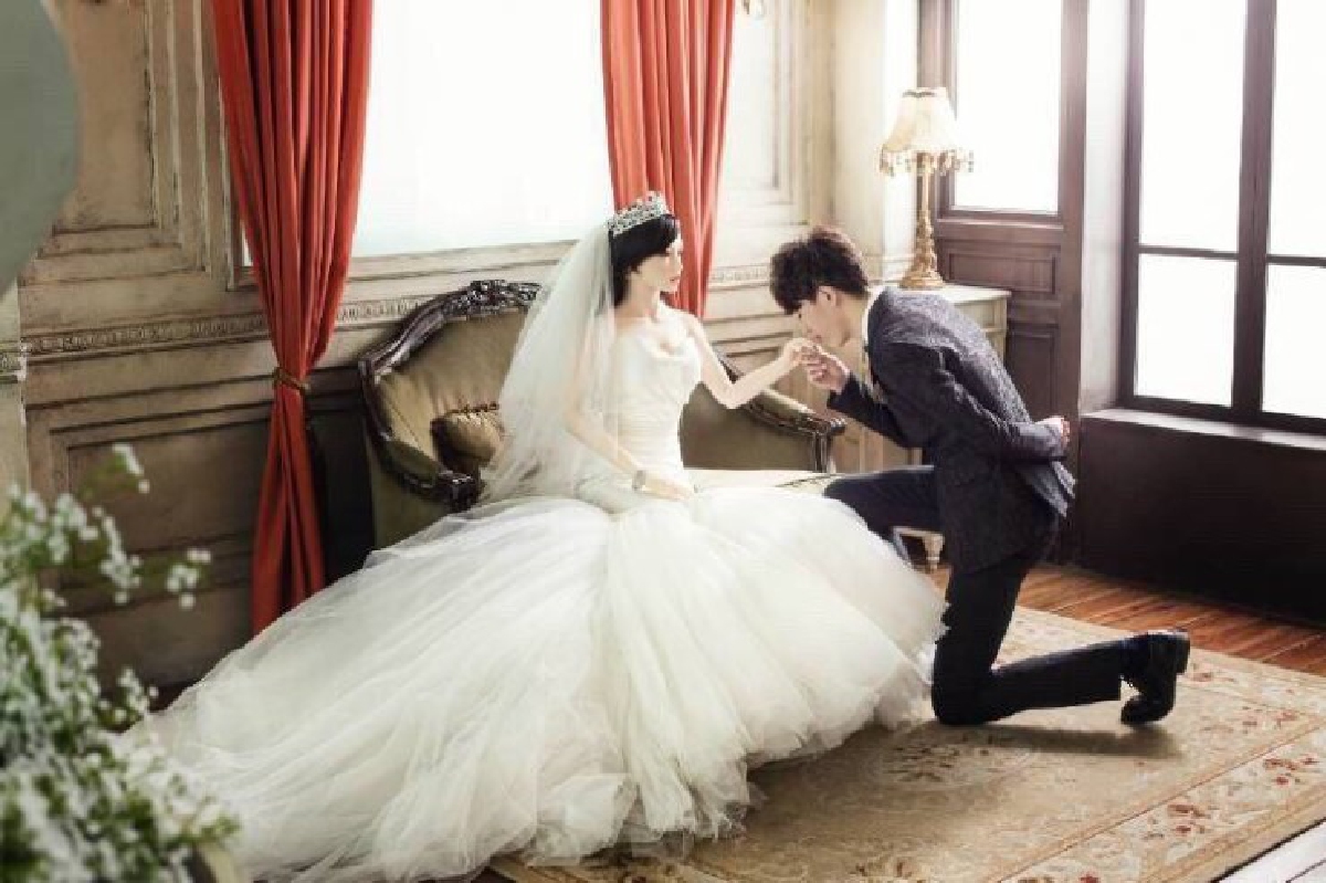 หนุ่มถ่ายพรีเวดดิ้งคู่ตุ๊กตายาง เผยใกล้ตายกลัวสาวเป็นหม้าย หนุ่มถ่ายพรีเวดดิ้งคู่ตุ๊กตายาง เผยใกล้ตายกลัวสาวเป็นหม้าย