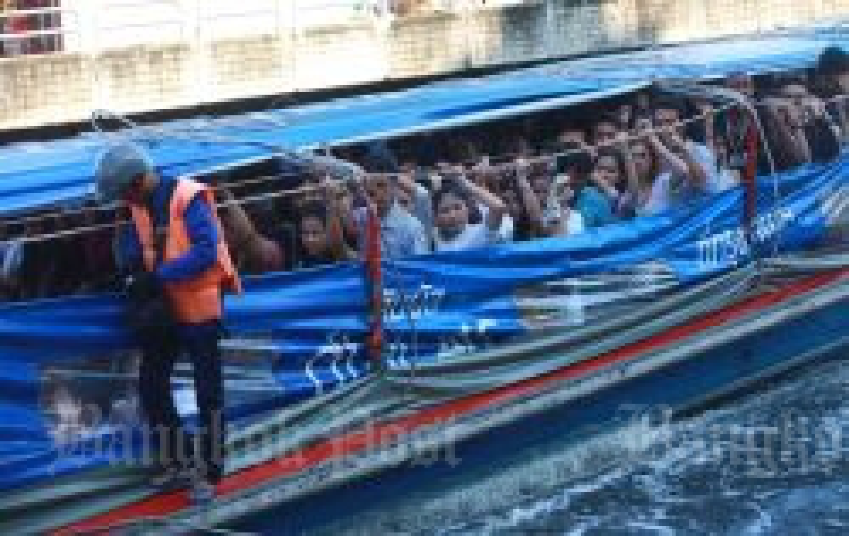 Bangkok canal cleanup begins