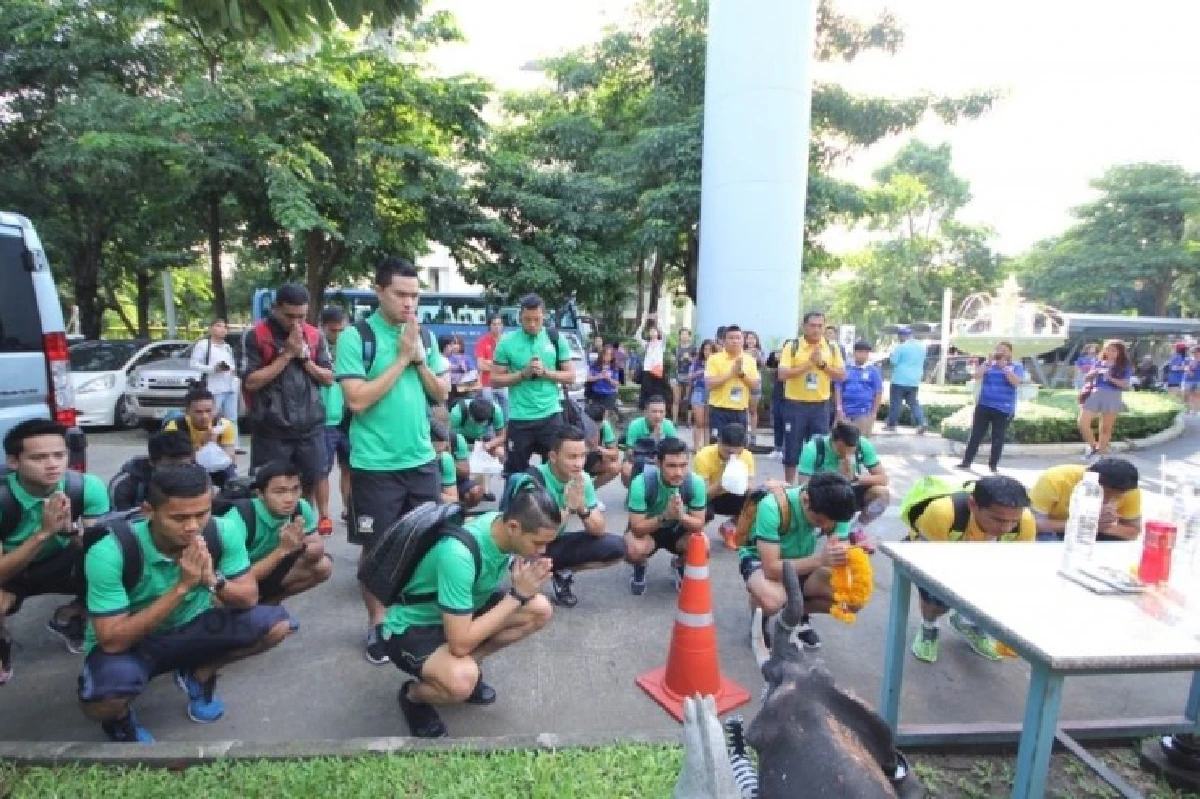 แฟนบอลเต็มความจุสนามเชียร์ช้างศึก ตร.ลุยจับตั๋วเกินราคา