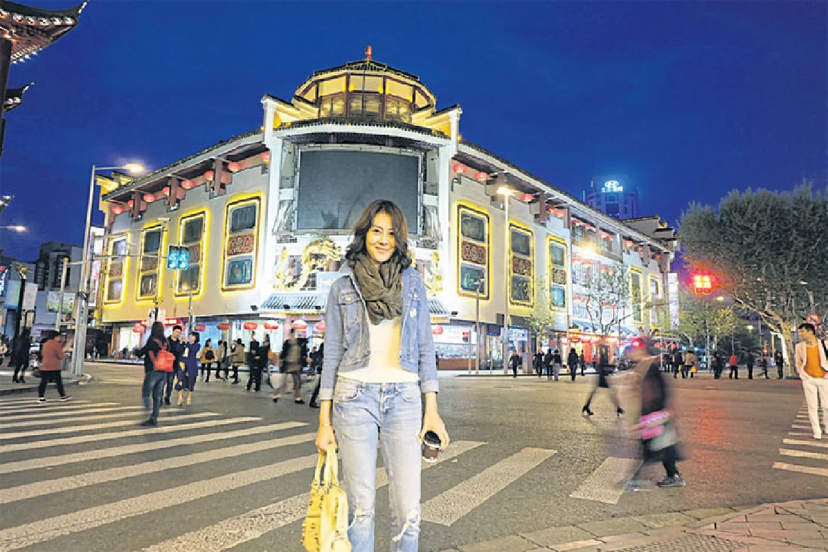 เที่ยวไม่ง้อวันหยุด ลลิดา ทองหล่อ