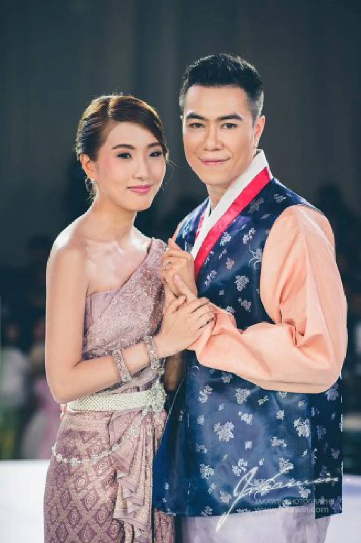 หวานเวอร์!"เปรม บุษราคัมวงษ์"จูงมือแฟนสาวเกาหลีเข้าพิธีวิวาห์