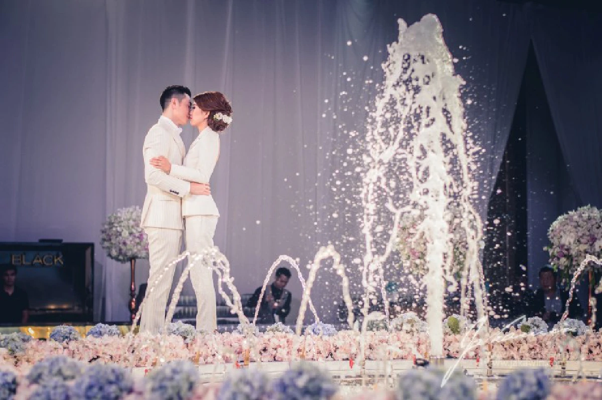 หวานเวอร์!"เปรม บุษราคัมวงษ์"จูงมือแฟนสาวเกาหลีเข้าพิธีวิวาห์