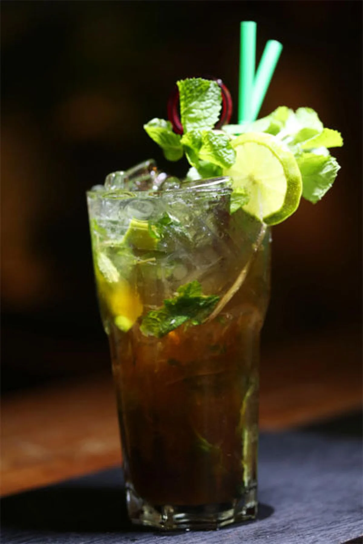 ชิลชายทะเลกลางกรุง ซูเปอร์โฟลว์ ซิตี้ บีช คลับ