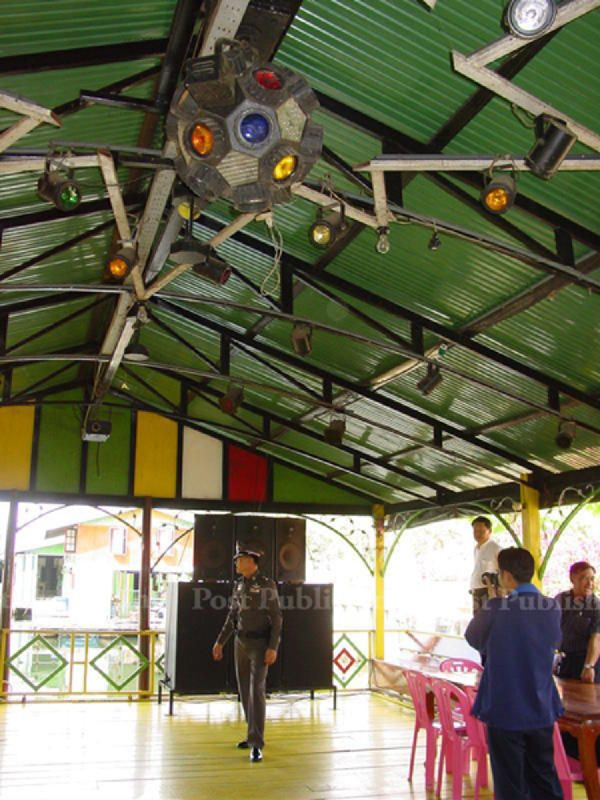 Kanchanaburi's floating discos annoy PM