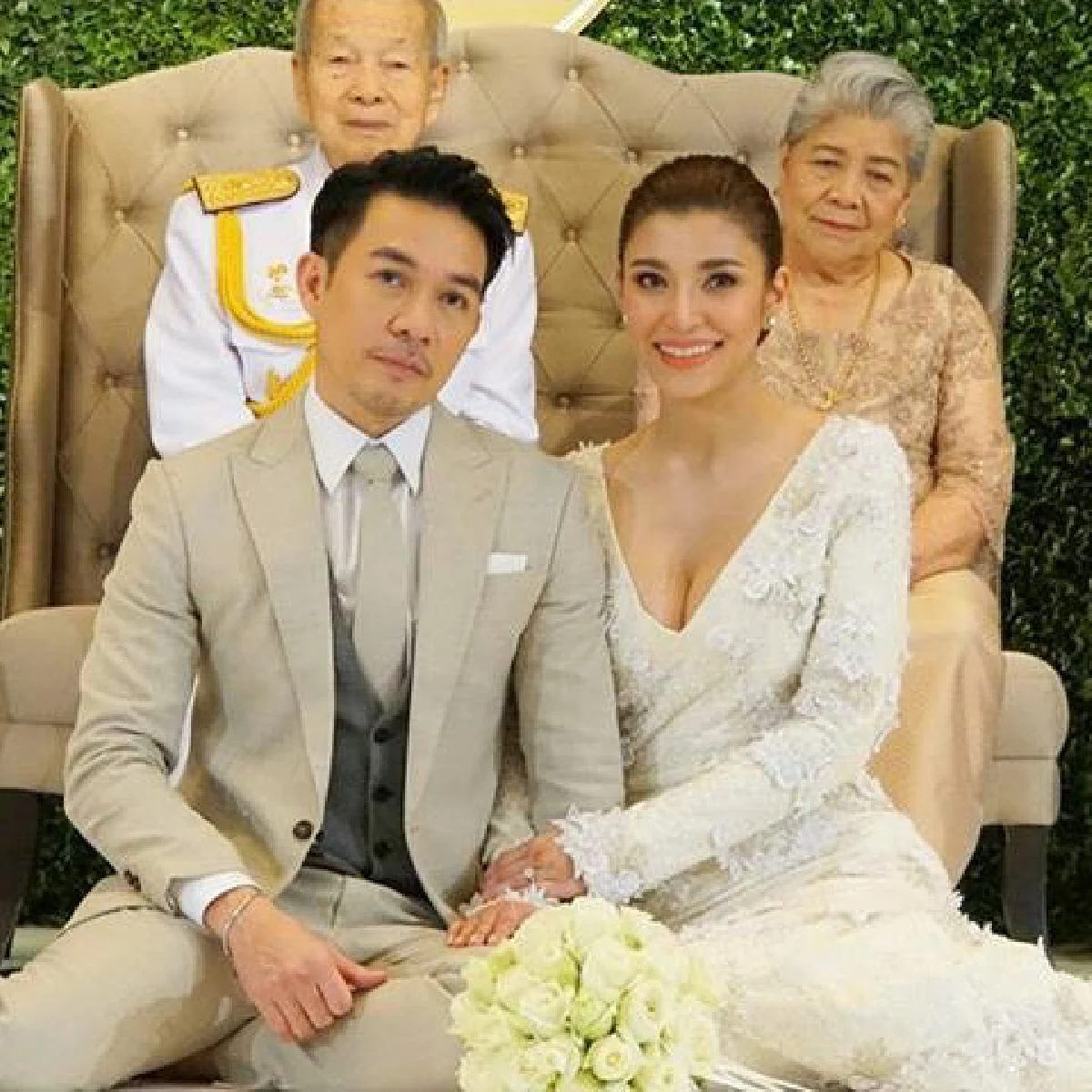 สวยเจิดทั้งงาน! แก๊งเพื่อนเจ้าสาวงานแต่ง เอมมี่-ไฮโซเจมส์