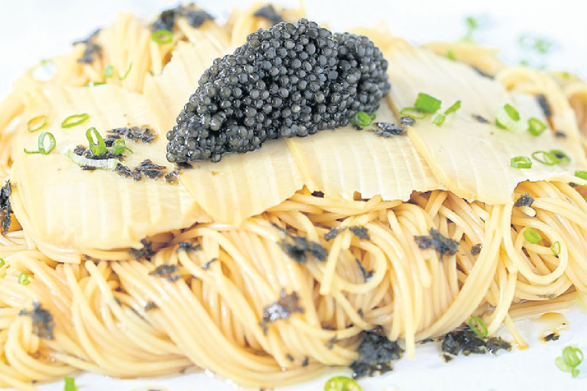 Spaghetti Kitchen สปาเกตตีเย็นกับเป๋าฮื้อ Spaghetti Kitchen สปาเกตตีเย็นกับเป๋าฮื้อ