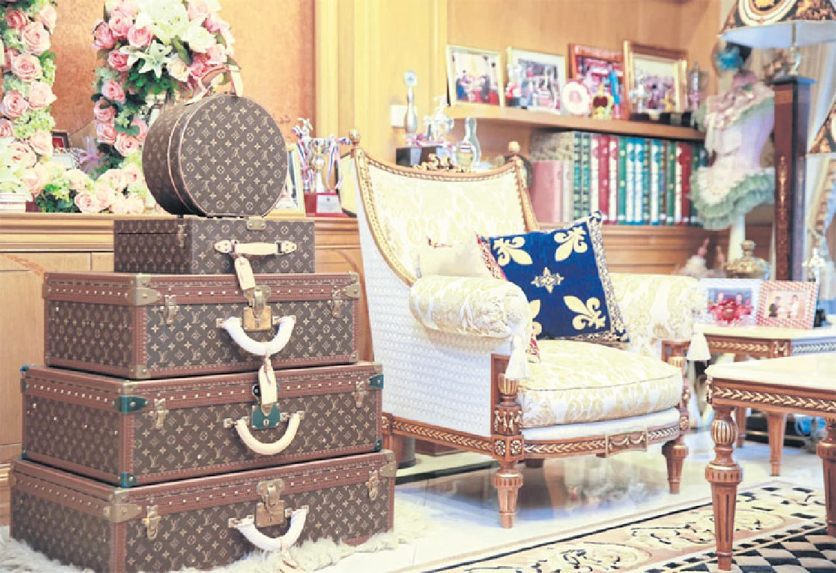 บ้านสวยตกแต่ง สไตล์หลุยส์ผสานคอนเท็มโพรารี่ ของ รวิสรา เวชากร