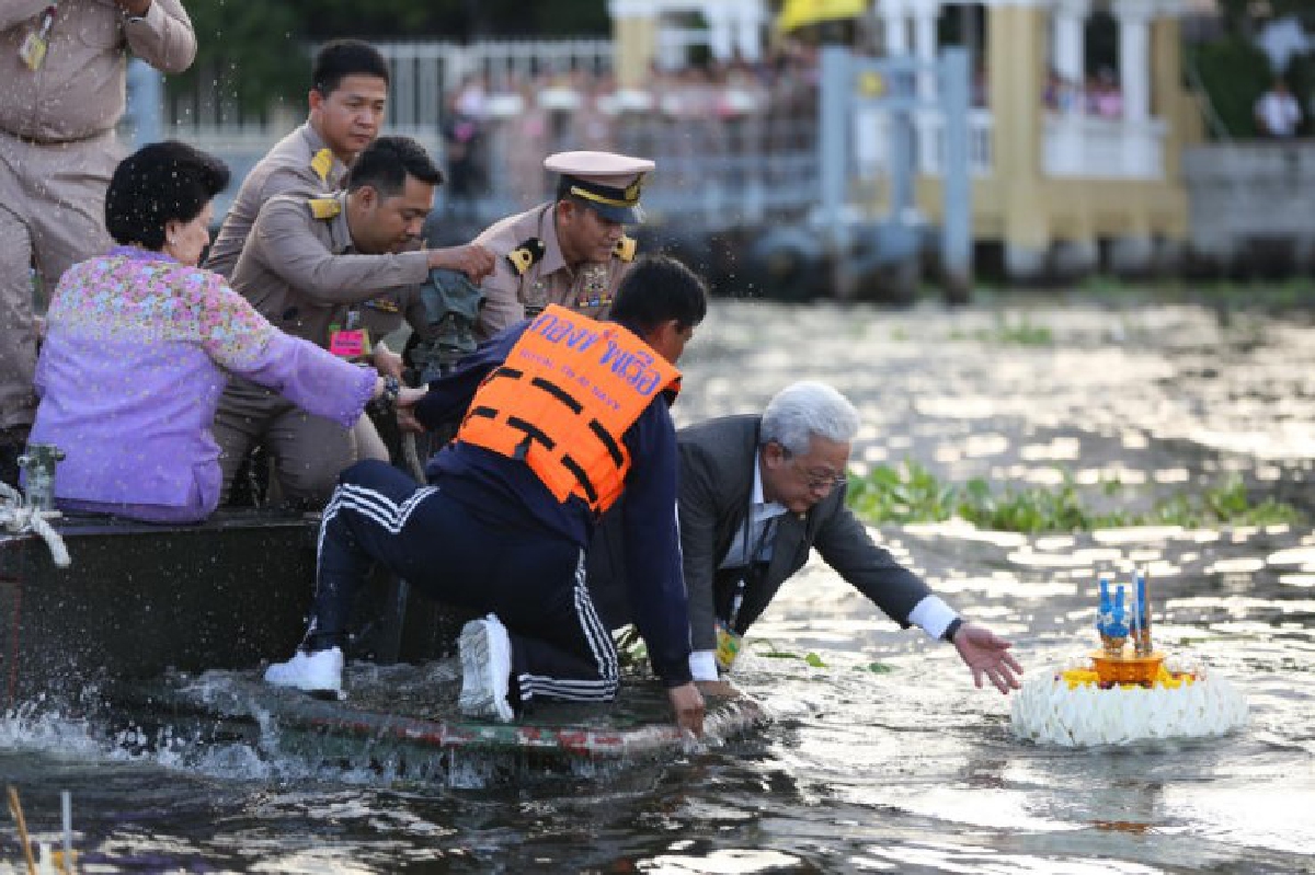 อัญเชิญพระประทีปลอยสู่แม่น้ำเจ้าพระยา อัญเชิญพระประทีปลอยสู่แม่น้ำเจ้าพระยา