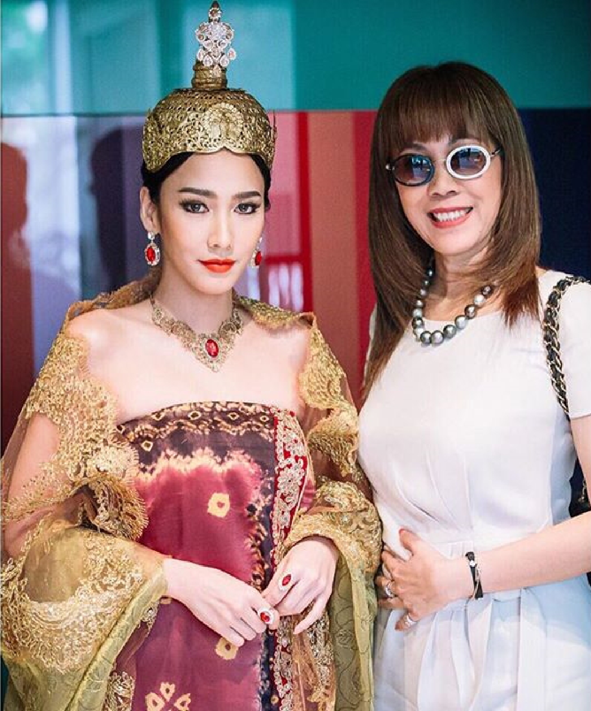 สวยทรงพลัง! อั้ม พัชราภา จัดเต็มบวงสรวงละคร"เพลิงพระนาง"