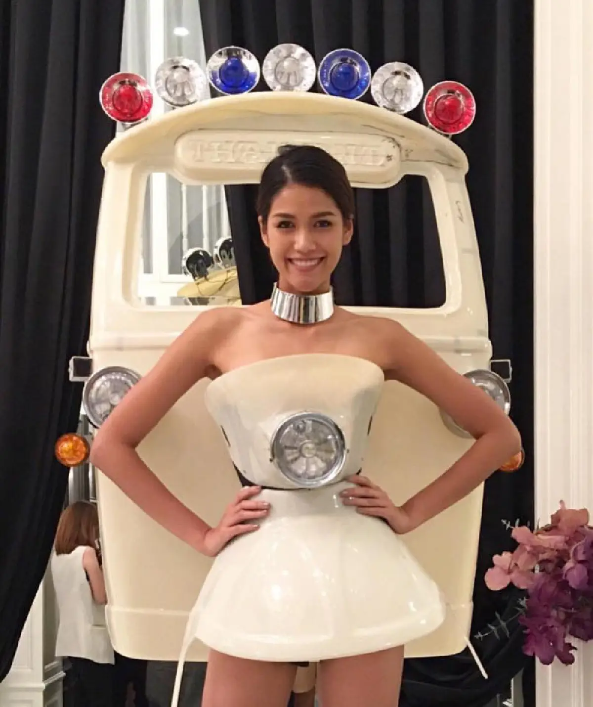 ชมทุกขั้นตอน!กว่าจะเป็นชุดประจำชาติ "ตุ๊กตุ๊กไทยแลนด์" (มีคลิป)