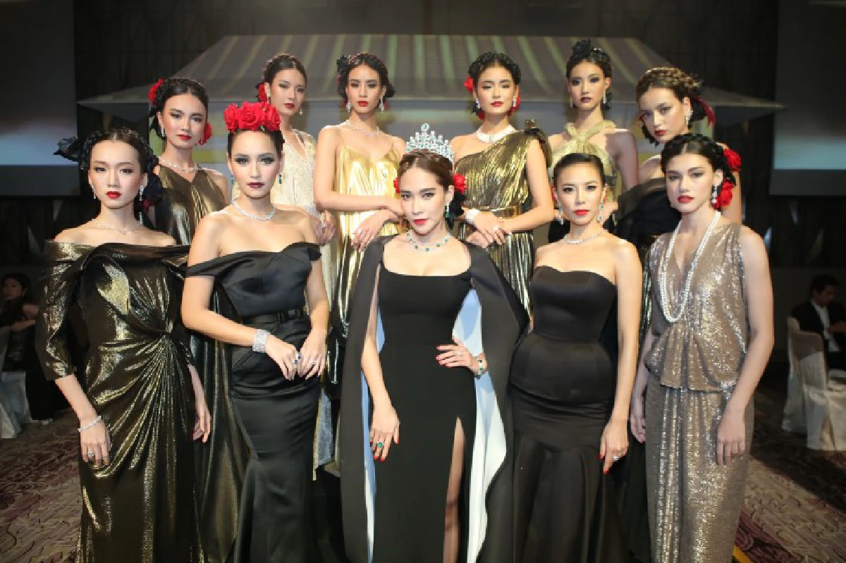 อินเนอร์นางพญา! คริส-บี-พลอย ประชันสวยบนเวทีแฟชั่นโชว์