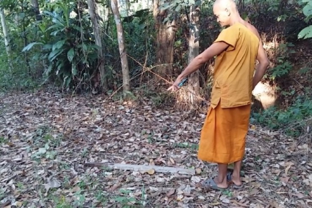 พระร้องสื่อชาวบ้านลากสุนัขไปตีจนตาย พระร้องสื่อชาวบ้านลากสุนัขไปตีจนตาย