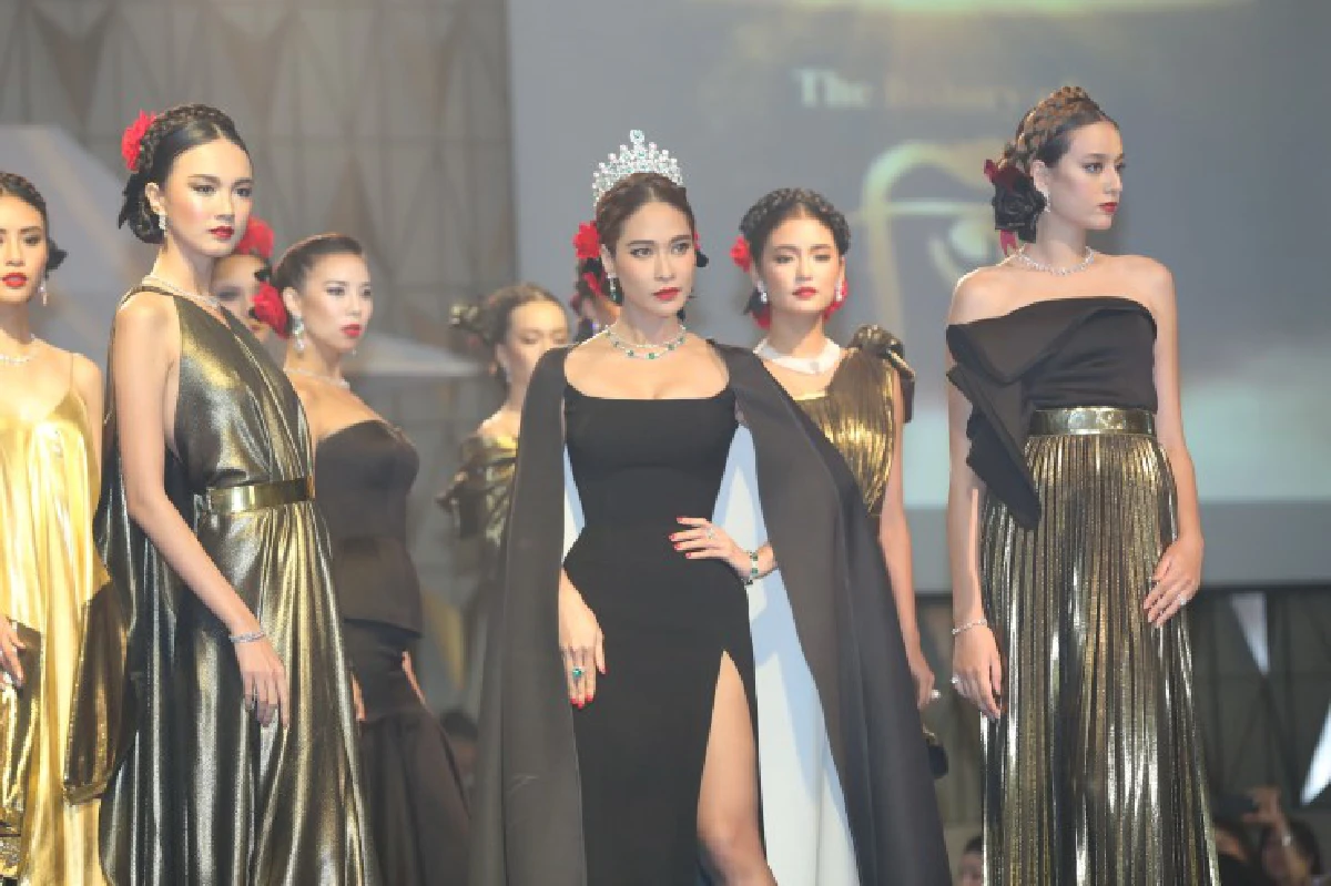 อินเนอร์นางพญา! คริส-บี-พลอย ประชันสวยบนเวทีแฟชั่นโชว์