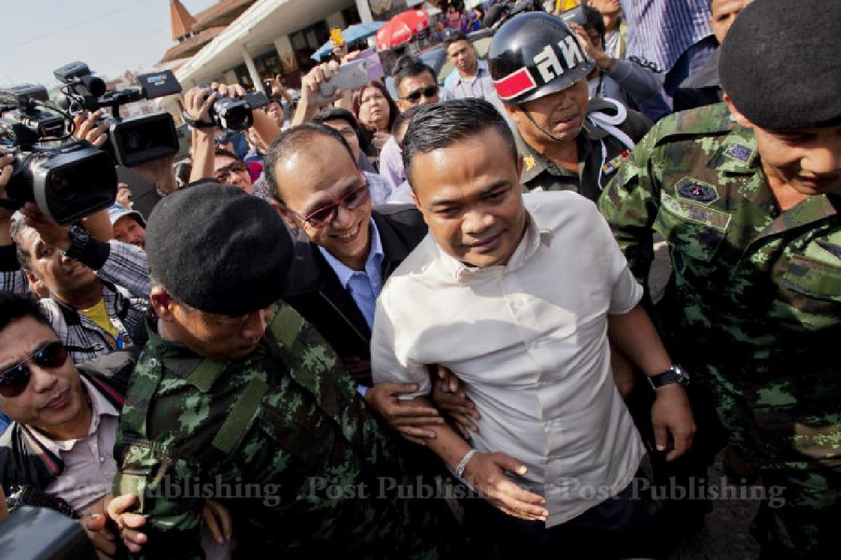 คสช.แจงจับ "ตู่-เต้น" เพราะเคลื่อนไหวการเมือง-กล่าวหาทุจริต คสช.แจงจับ "ตู่-เต้น" เพราะเคลื่อนไหวการเมือง-กล่าวหาทุจริต