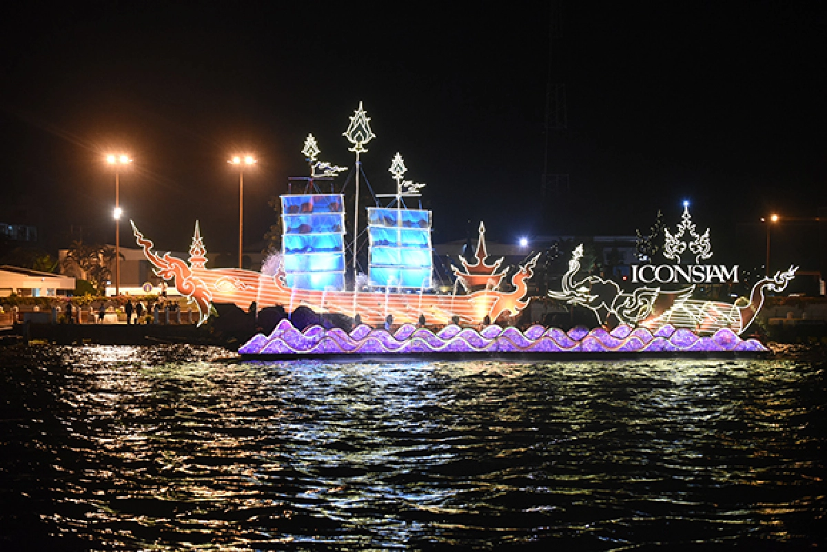 เรือประดับไฟฟ้าไอคอนสยาม ความงามวิจิตร บนสายน้ำเจ้าพระยา