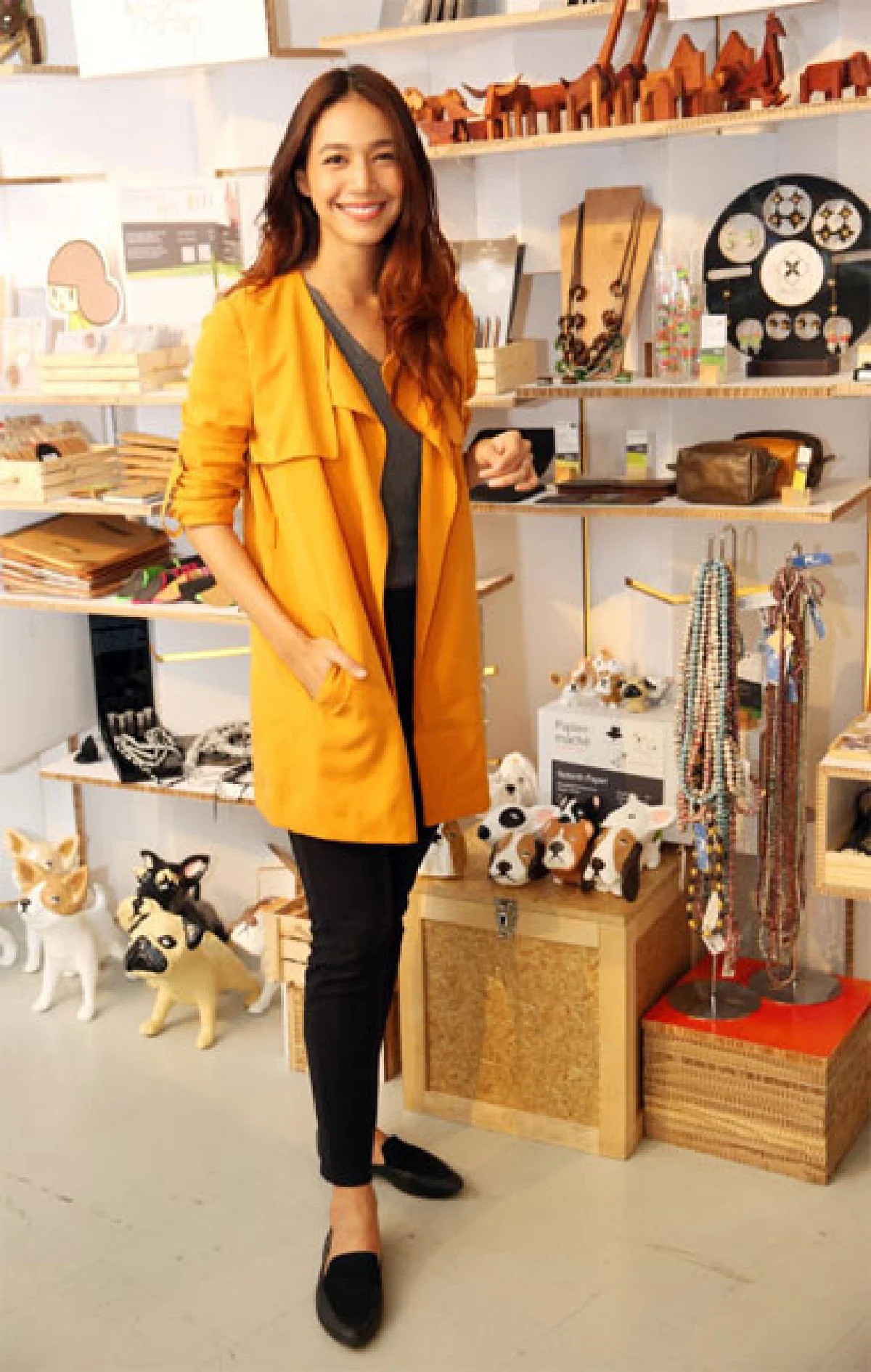 ผู้หญิงคนนี้ชื่อ  ศิรพันธ์ วัฒนจินดา