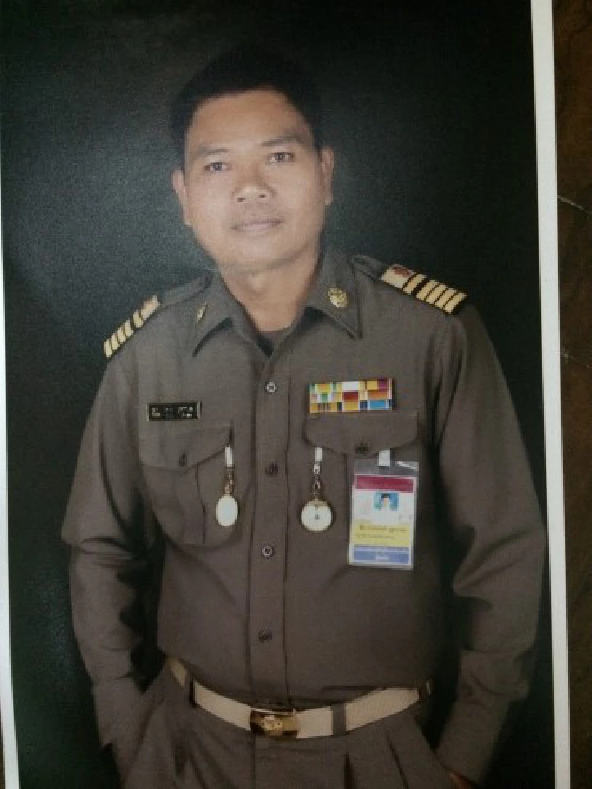 "ไม่หยุด กูเอามึงแน่!" เบื้องหลังป้ายต้านยาเสพติดสุดฮาร์ดคอร์