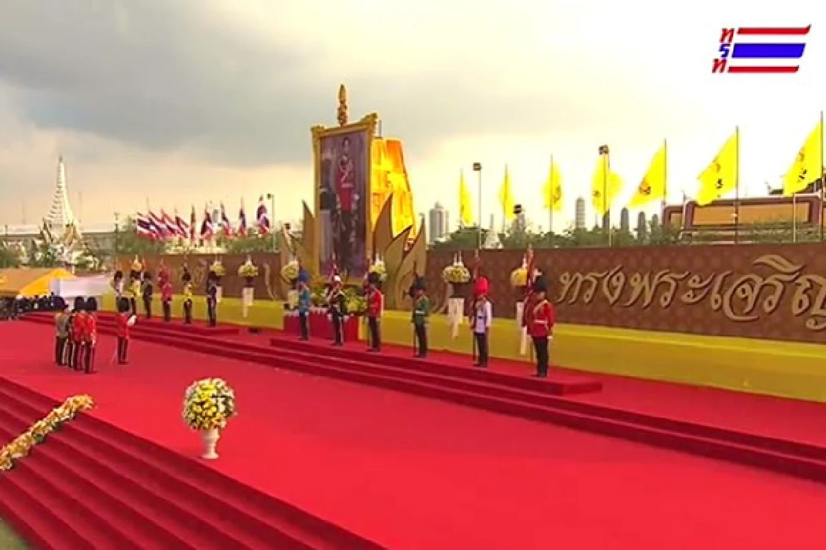 ทหารรักษาพระองค์สวนสนามเทิดพระเกียรติ5ธ.ค.