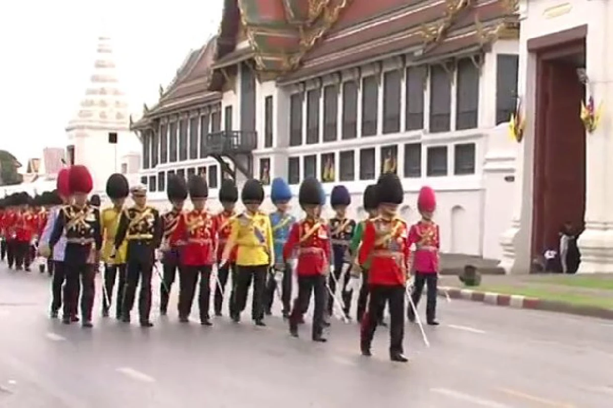 ทหารรักษาพระองค์สวนสนามเทิดพระเกียรติ5ธ.ค.