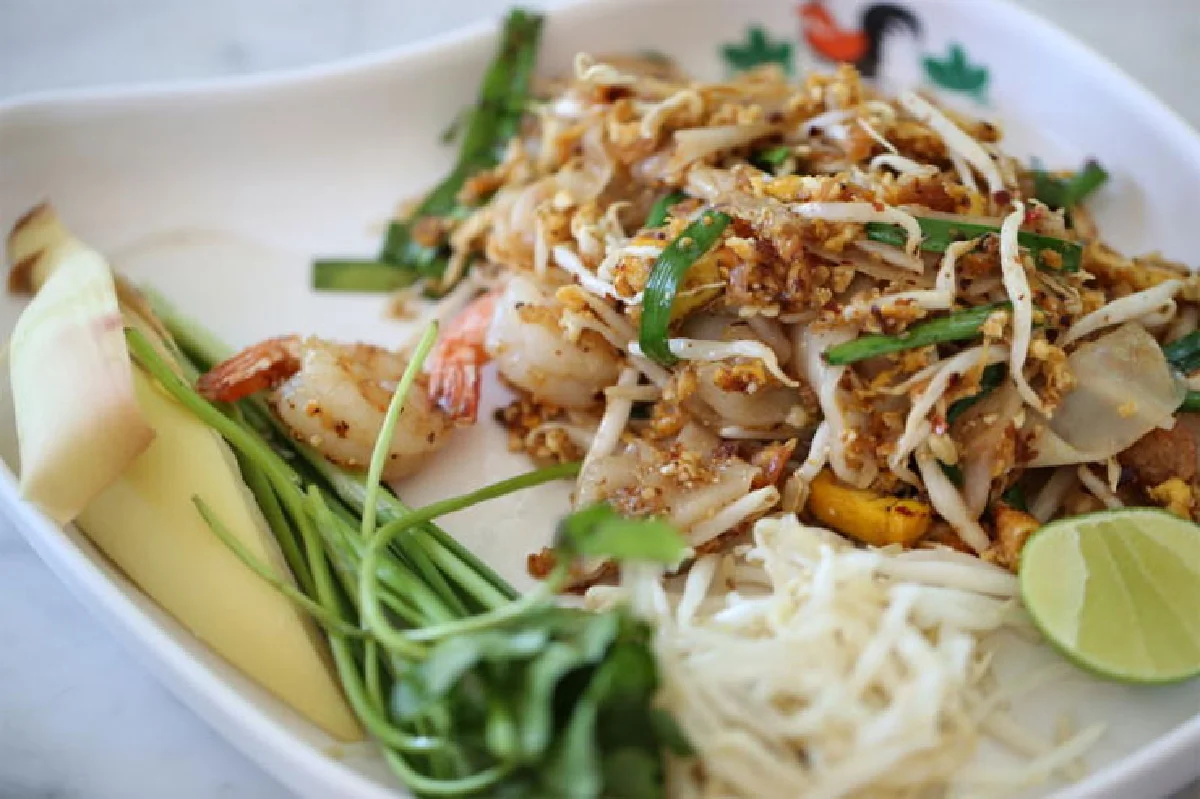 จัดจ้านได้ใจ เย็นตาโฟทรงเครื่อง