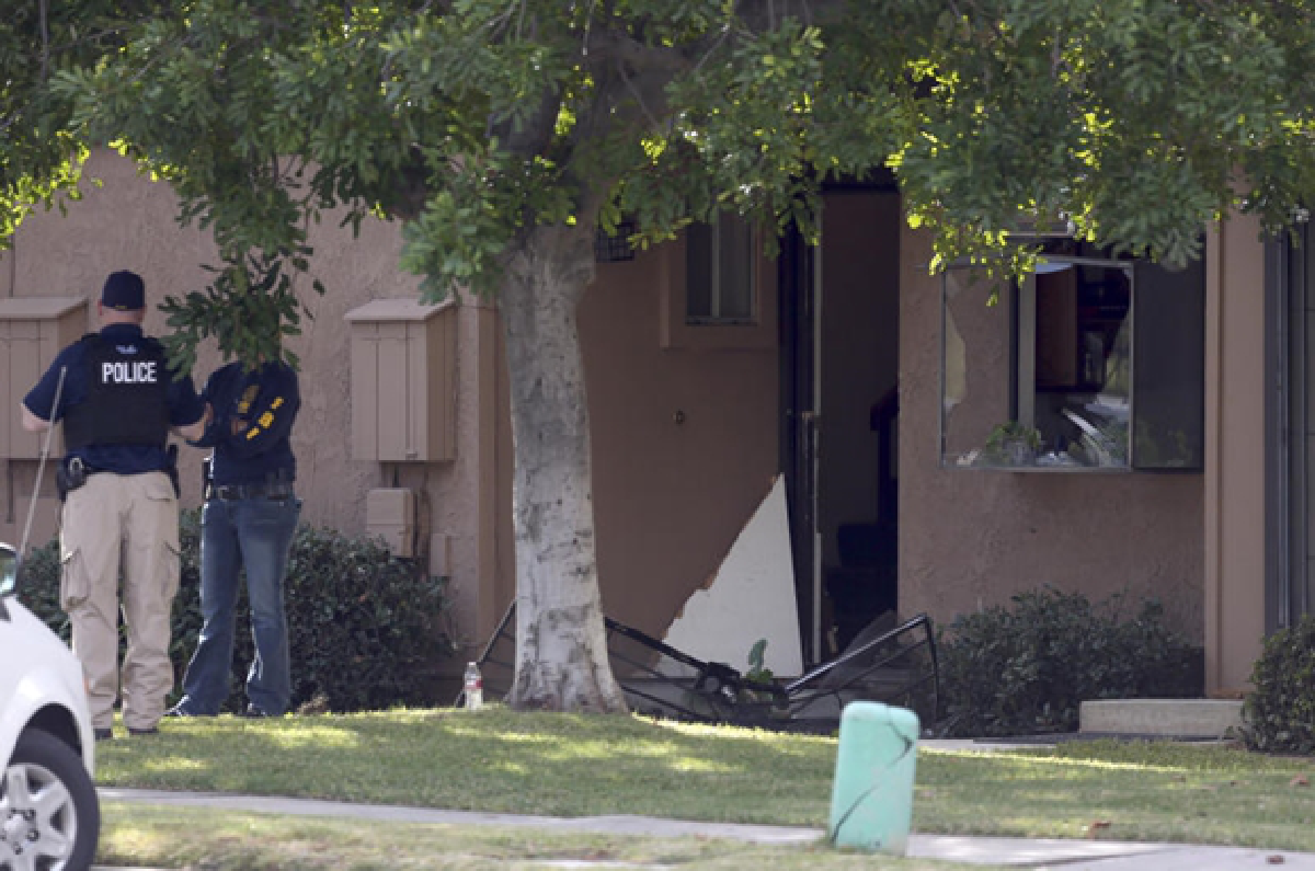 California shooters 'pledged allegiance' to IS, reports say (Updated)