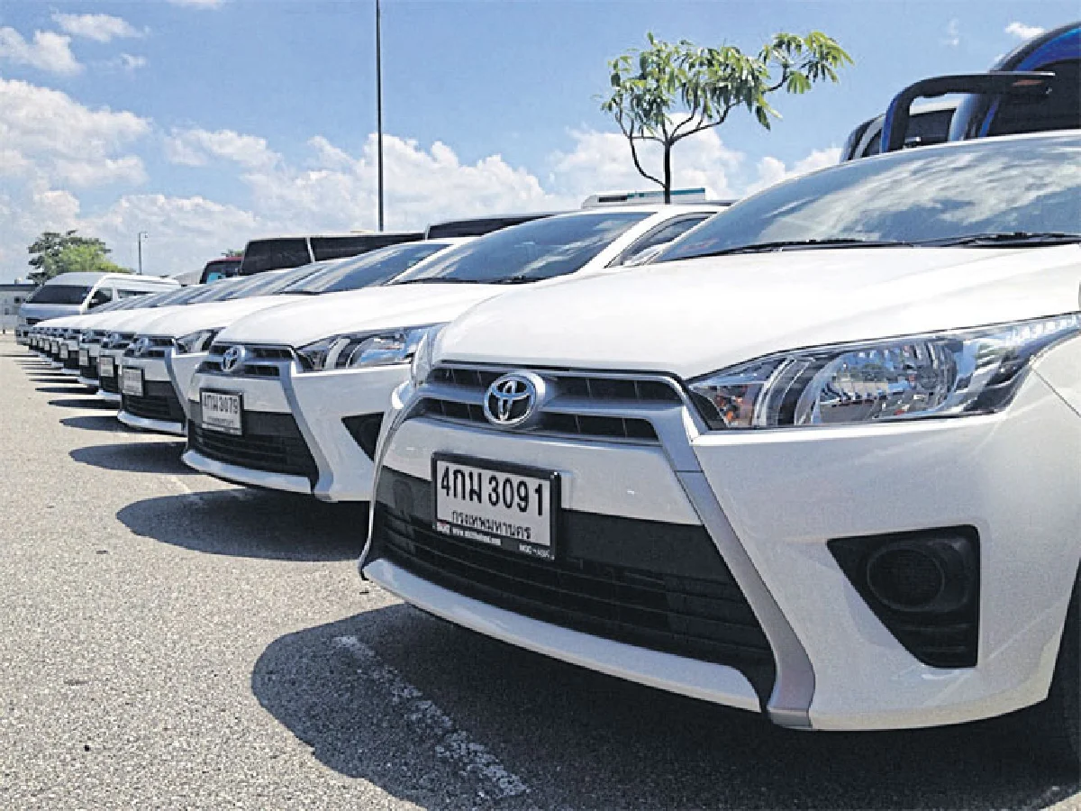 เช่ารถท่องเที่ยว แบบไหนโดนใจคน 2 วัย