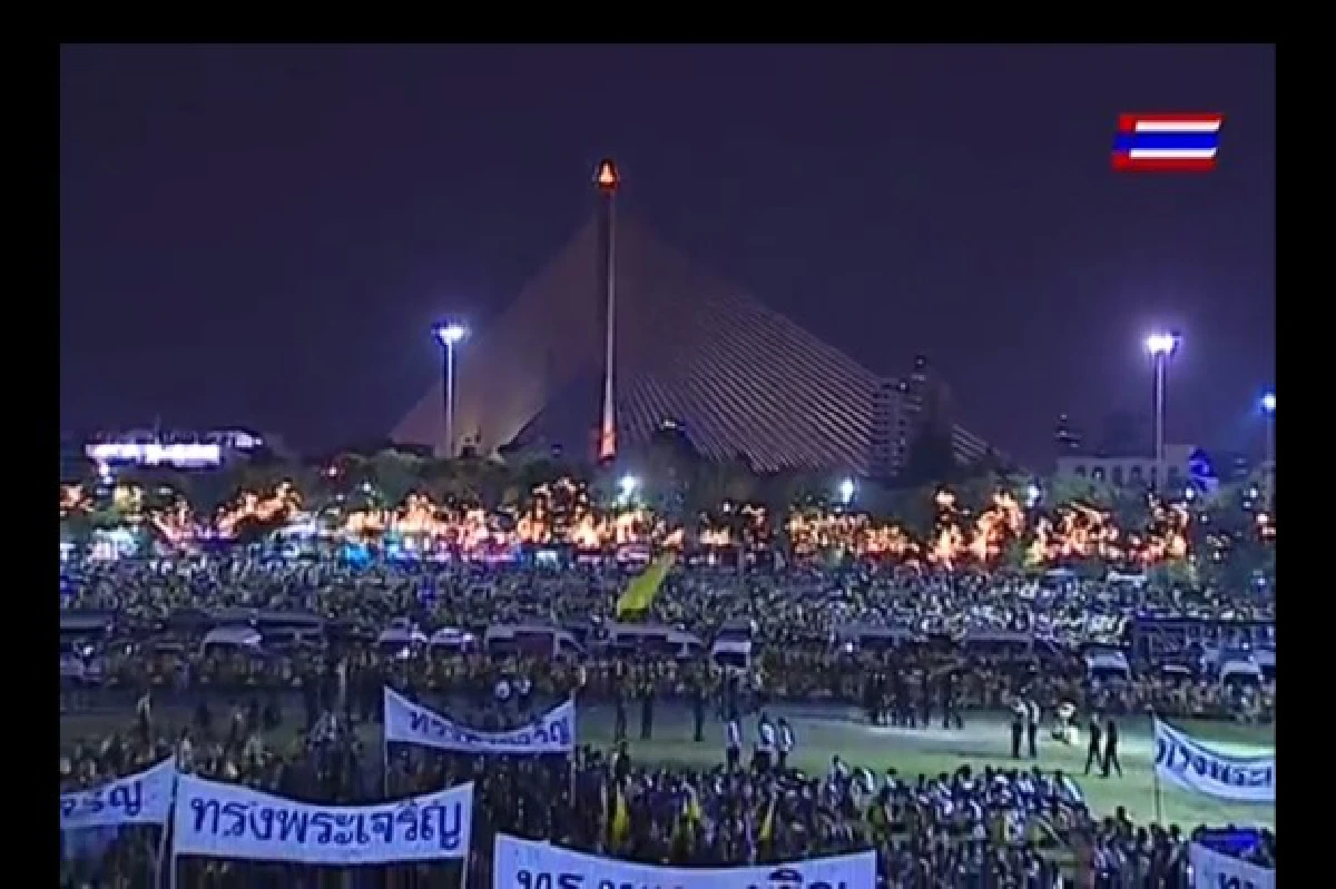 นายกฯนำจุดเทียนชัยถวายพระพร19.29น.