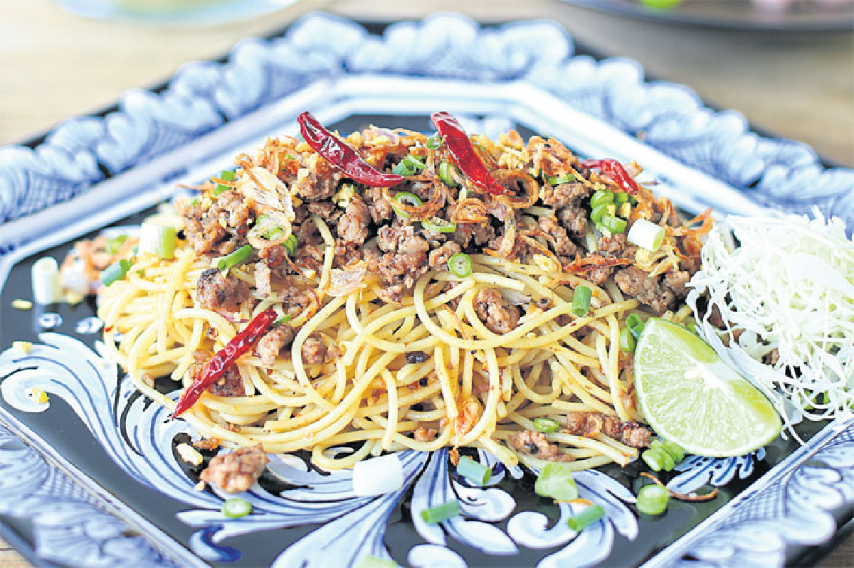 Spaghetti Kitchen สปาเกตตีลาบหมูคั่ว Spaghetti Kitchen สปาเกตตีลาบหมูคั่ว