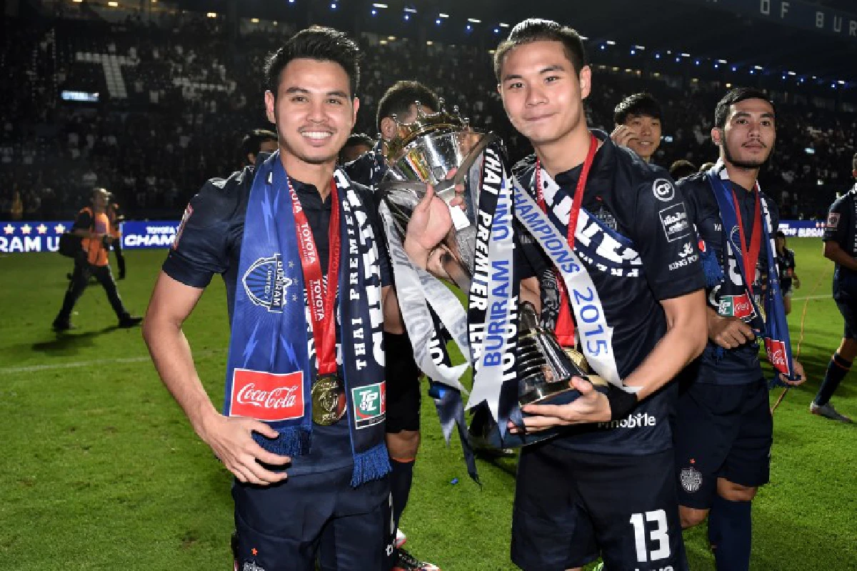 บรรยากาศบุรีรัมย์คว้าแชมป์ไทยลีกสมัย4