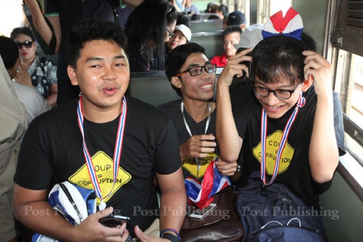 Army detains, warns and releases student activists
